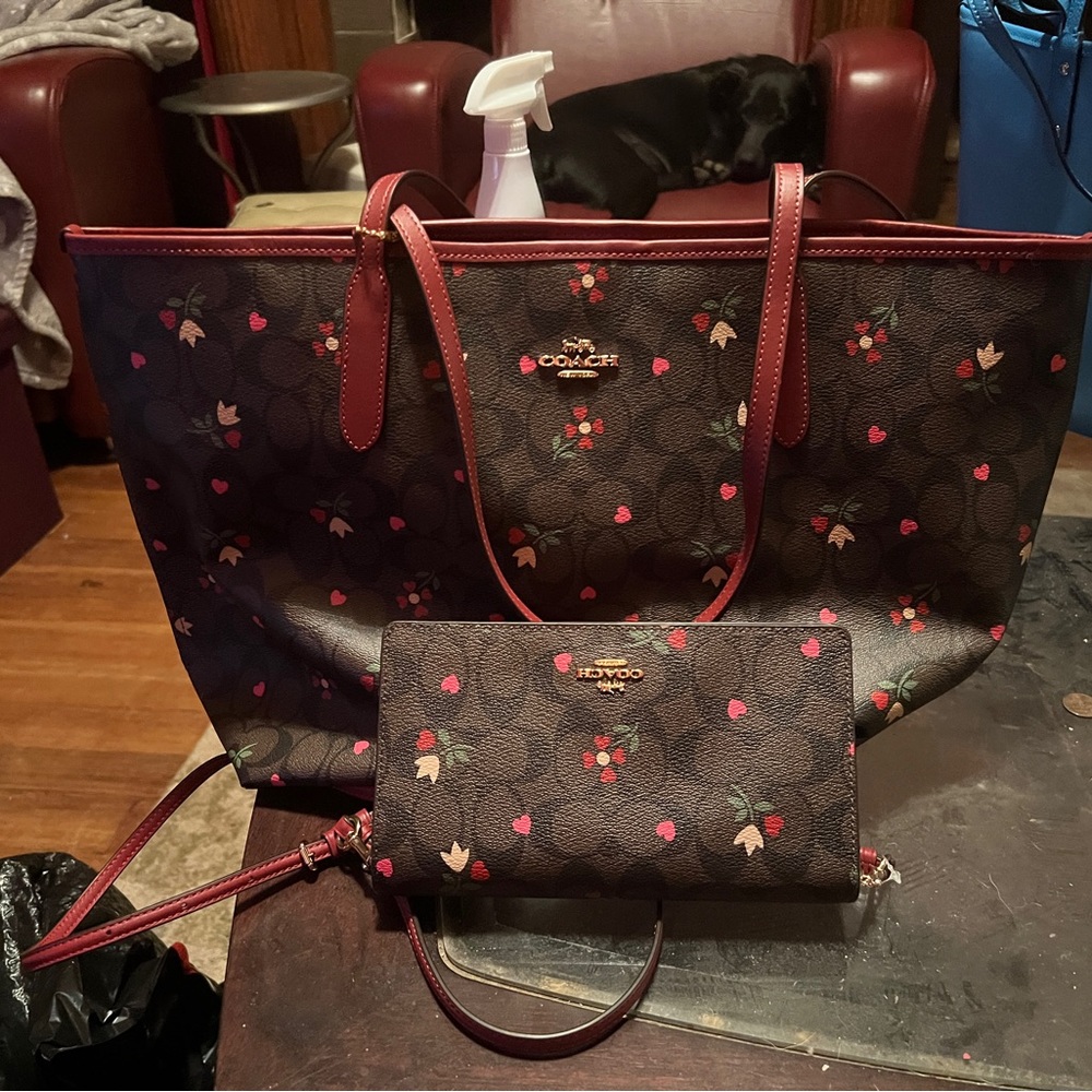 Brand new coach tote purse